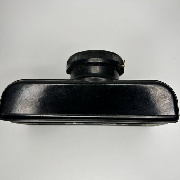 Majestic Camera 55mm Bakelite Film Camera 1940's Made in USA - Picture 5 of 7